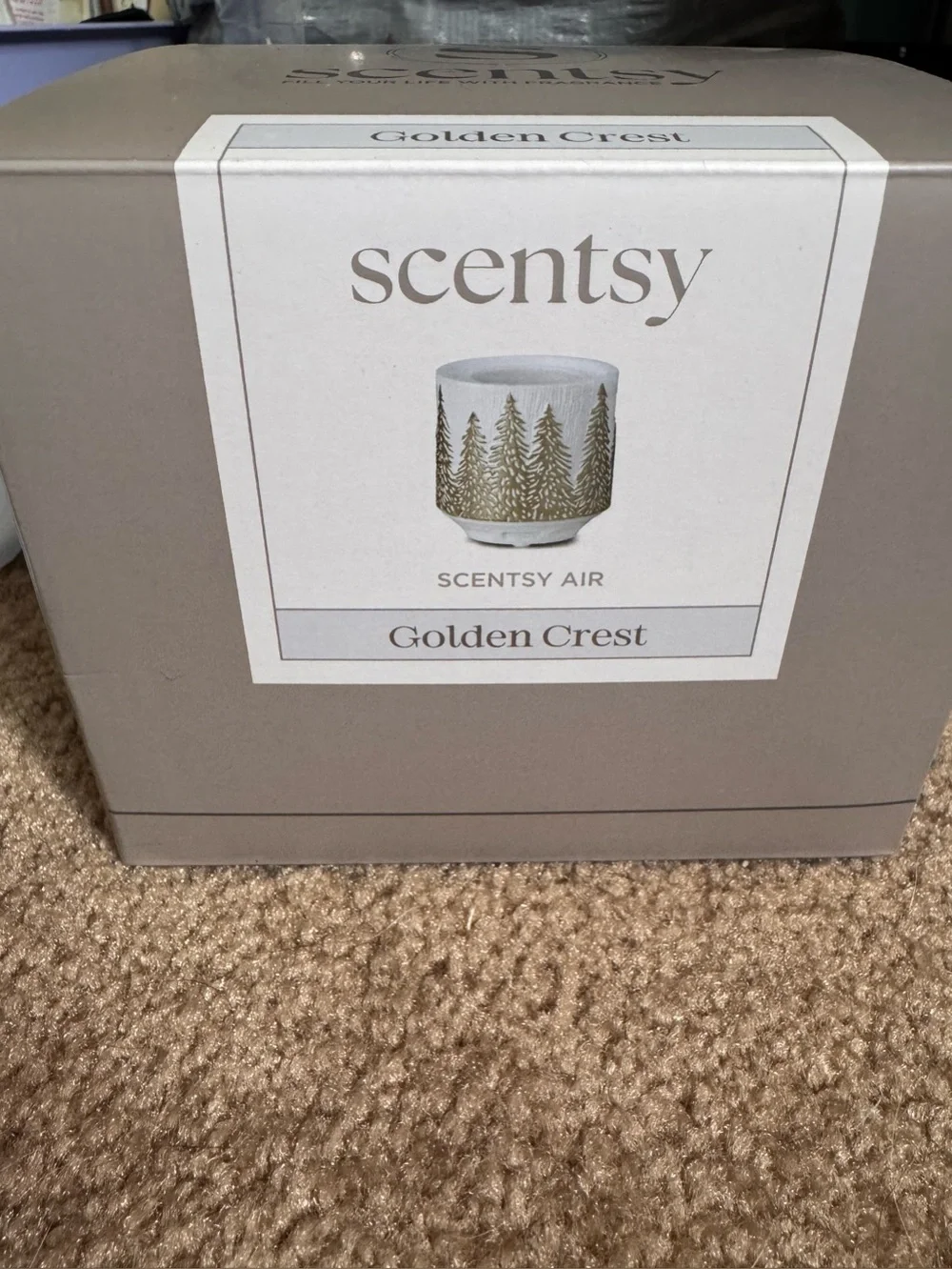 Scentsy Golden Crest Air Warmer in Gold and Cream